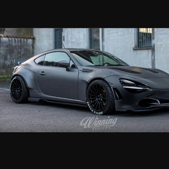 Meet your Posher, Fallan - Picture 1 of 1